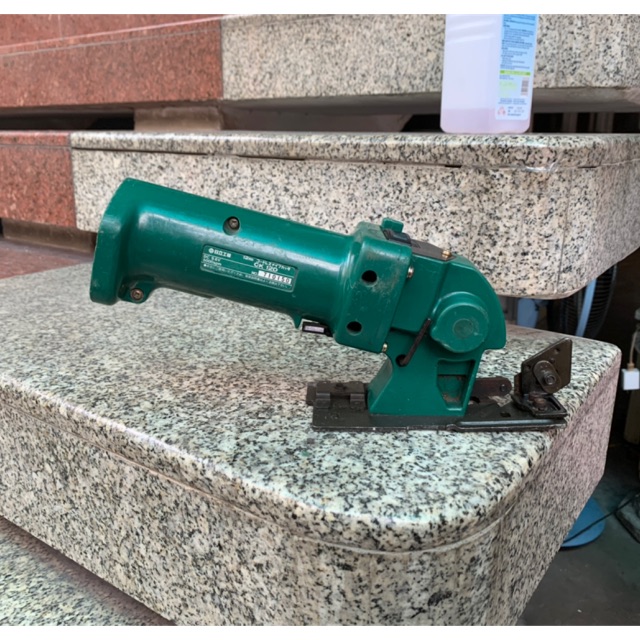 Bán thân máy cắt thạch cao Hitachi 9,6v.
