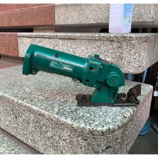 Bán thân máy cắt thạch cao Hitachi 9,6v.