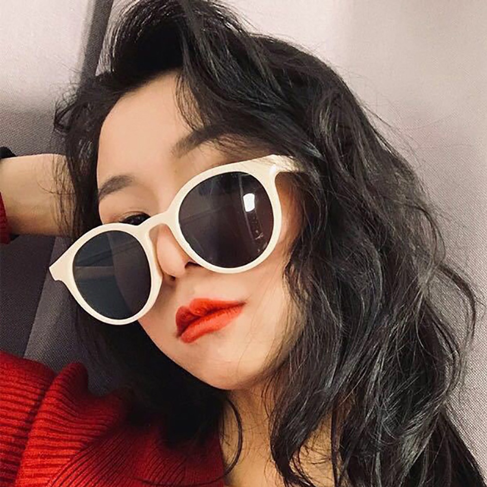 Kính Mát Kiểu Dáng Đơn Giản Cho Nữ