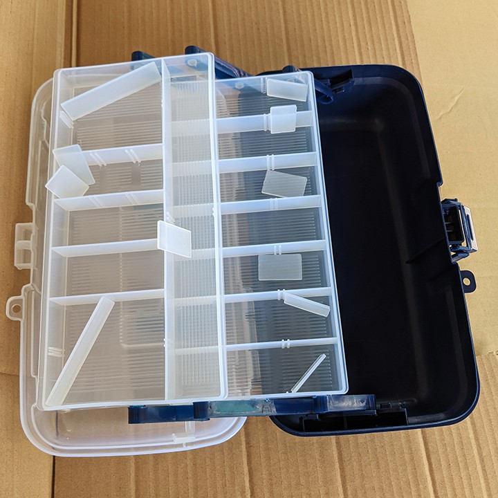 Hộp dụng cụ, hộp đồ nghề 2 tầng xếp gọn, nắp trong, khóa cài, quai xách. Một số vách ngăn tháo được. 32x18x15cm.