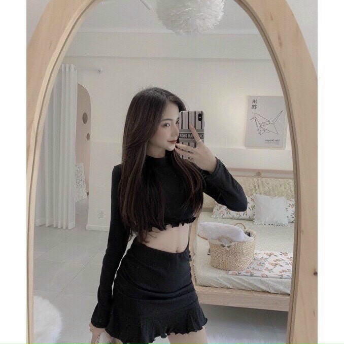 Set bộ nữ chân váy ngắn rút dây cuốn biên áo tay dài cổ tròn trơn dáng croptop xinh xắn