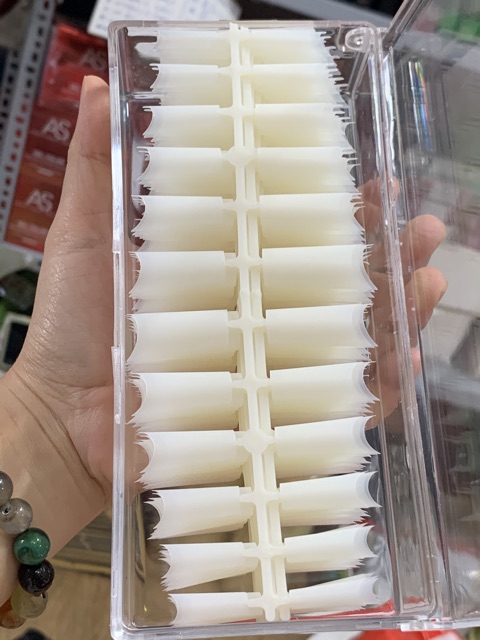 Móng típ than tre