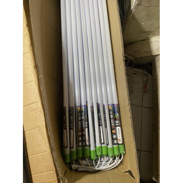 Bóng Đèn Tuýp Led Màu T8 1m2 1200mm Nhiều Màu Trang Trí có chui cắm ngoài trời kín nước đuổi chạy 19 màu