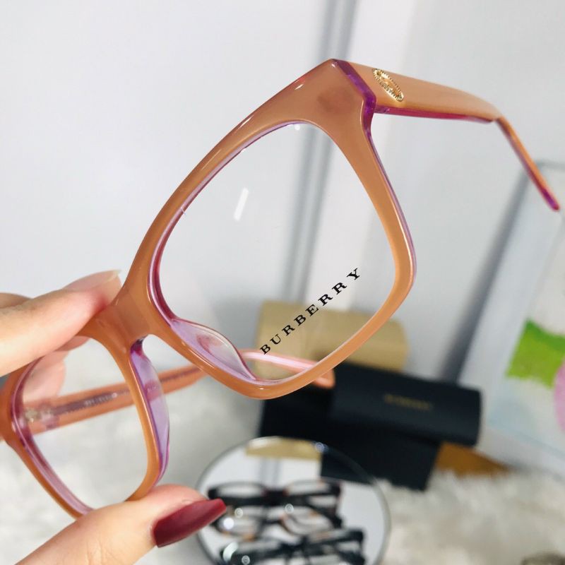 Kính Burberry
