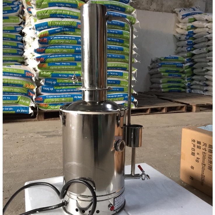 Bình trưng nước cất 5 lít, 10 lít - Chế tác các mẫu chất phòng thí nghiệm cần nước cất có độ tinh khiết cao