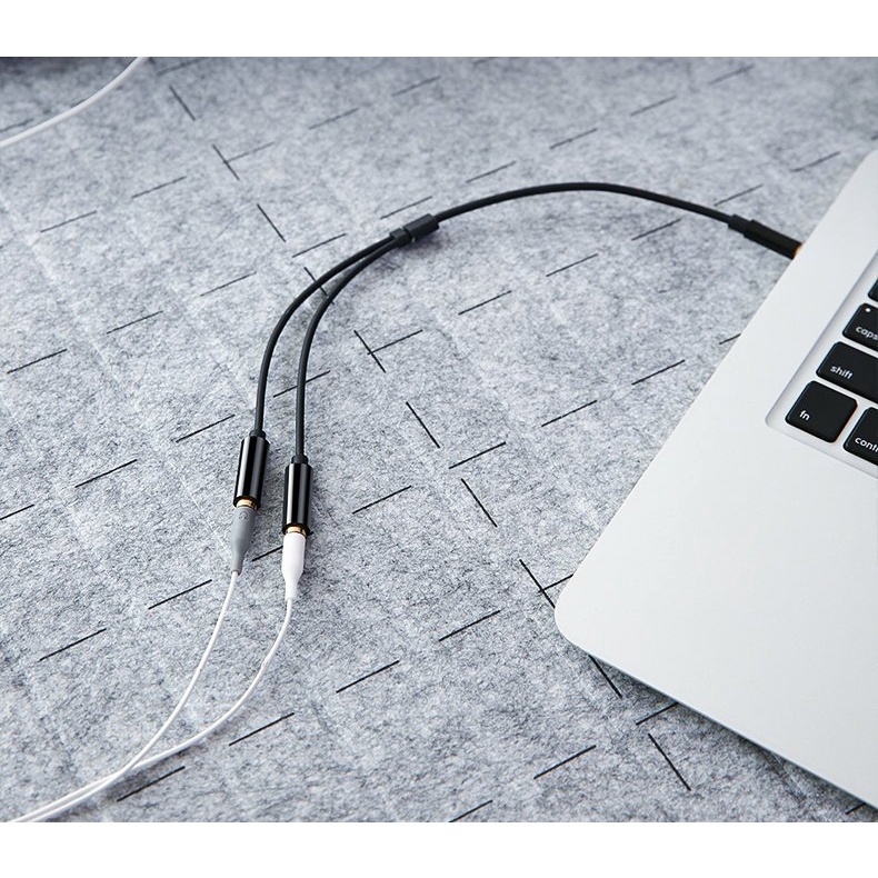 Dây chuyển đổi 3.5mm đực sang hai đầu 3.5mm cái (1 đầu hỗ trợ Mic, 1 đầu hỗ trợ tai nghe) UGREEN AV141