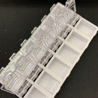 Pallette chiết màu 12 ô có nắp
