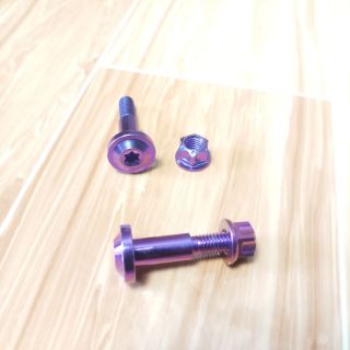 Ốc Titan GR5 lắp tay thắng đĩa s110, ex150, sirius,...
