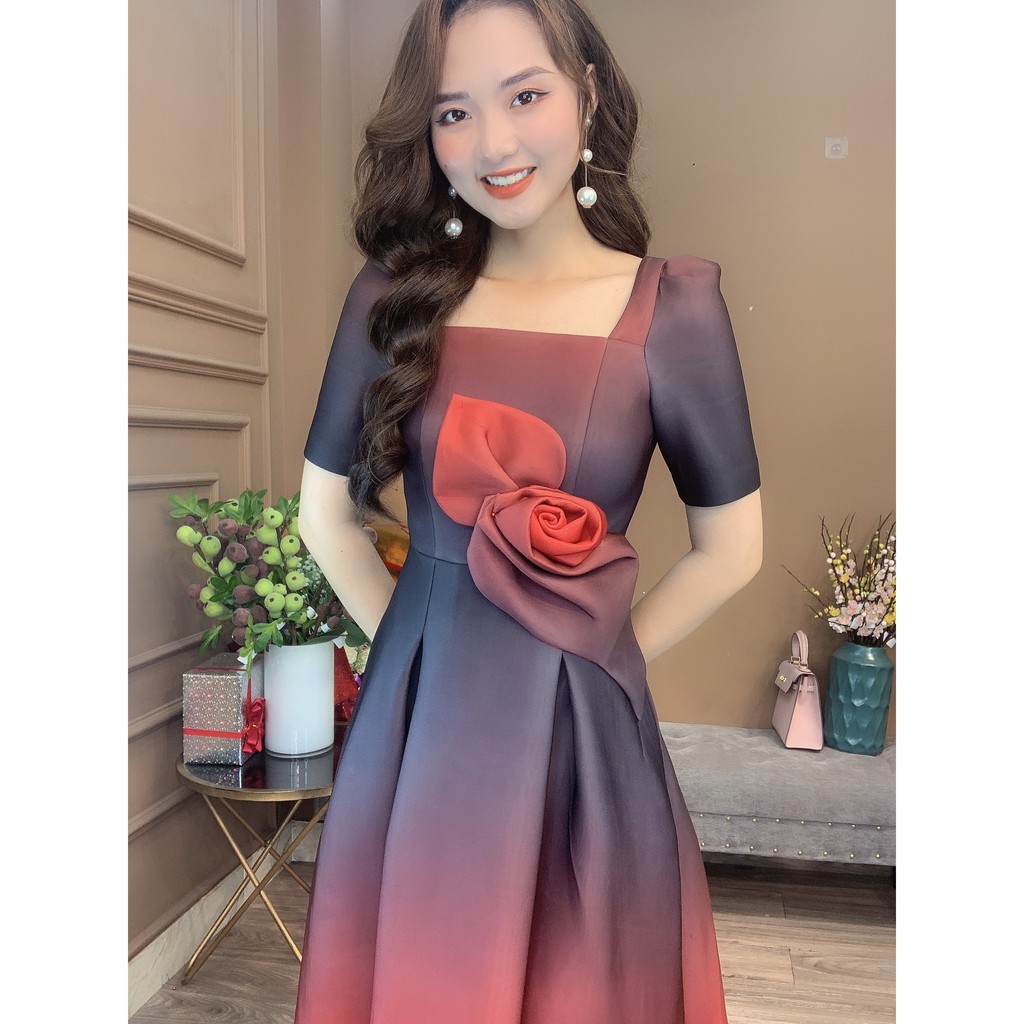 Monoco- 	Váy cổ vuông eo đính hoa -8772 | BigBuy360 - bigbuy360.vn