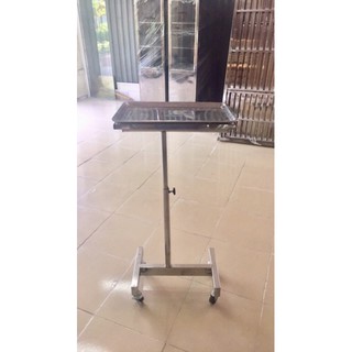 Bàn tít dụng cụ Dài x Rộng x Cao = 470 x 325 x 700 inox