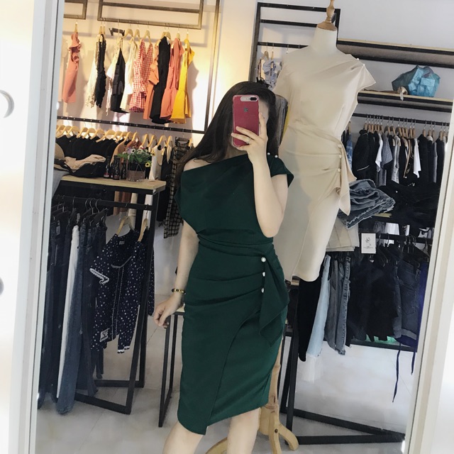 Váy lệch vai đính ngọc