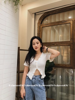 Len cài khuy ngực