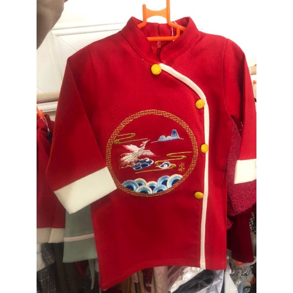 Áo dài đỏ bé trai