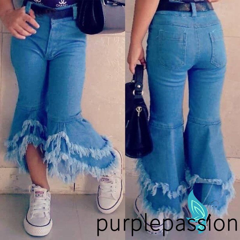 Quần jeans ống loe thiết kế rách lai độc đáo cho bé gái