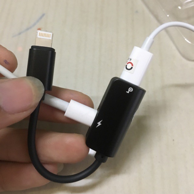 Jack chuyển đổi tai nghe iPhone 2 cổng Lightning vừa sạc vừa nghe có hỗ chợ míc chính hãng Baseus L37 bảo hành 12 tháng