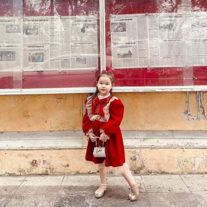 Váy dài tay nhung đỏ bé gái Lolita 137KIDS thiết kế nơ cổ viền ren xinh xắn
