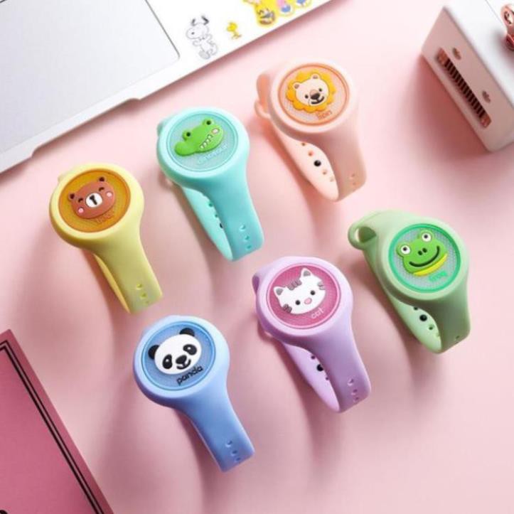 Đồng hồ tinh dầu chống muỗi có đèn cho bé