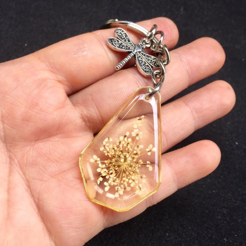 Móc khóa hoa thật handmade Lilande
