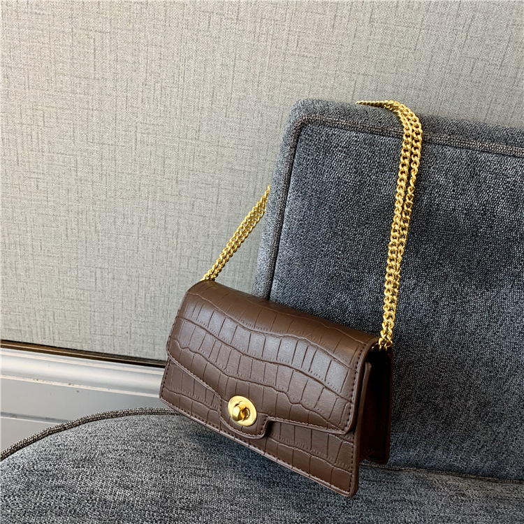 Túi đeo chéo dáng vuông thiết kế đơn giản thời trang