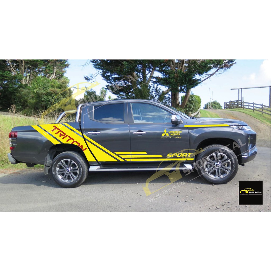 Tem xe Mitsubishi Triton phong cách thể thao decal_oto