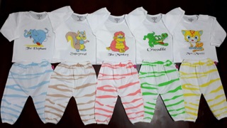 Set 5 bộ đồ carters cho bé