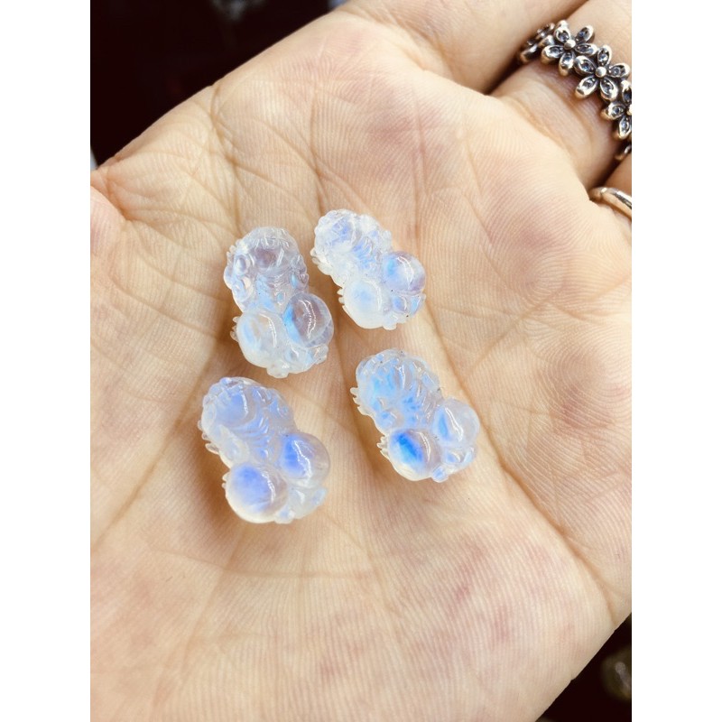 Mặt dây tỳ hưu - hồ ly Moonstone