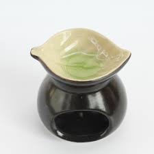 ĐẾ ĐỐT TINH DẦU BẰNG NẾN- HÌNH CHIẾC LÁ