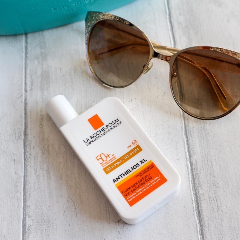 Kem Chống nắng La Roche Posay Anthelios XL Ultra Light Fluid SPF 50+ Lâu Trôi Sáng Da Dưỡng Ẩm