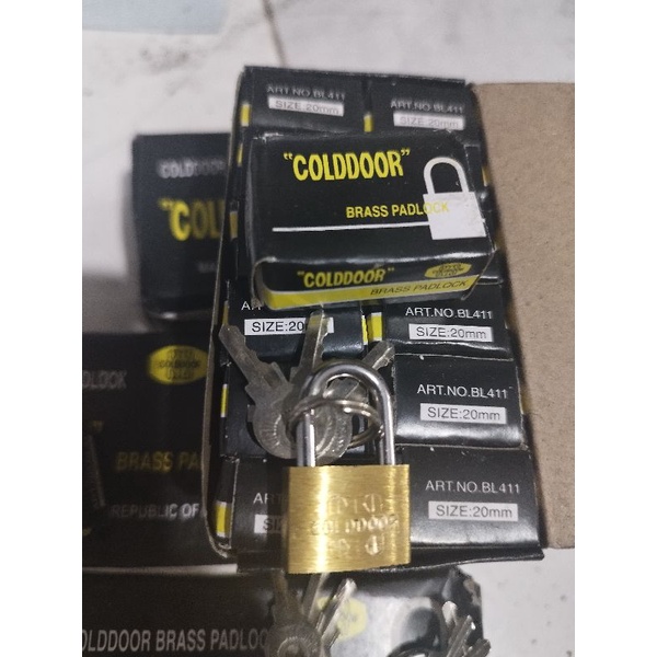 1 cái ổ khoá vali đồng thau mini
