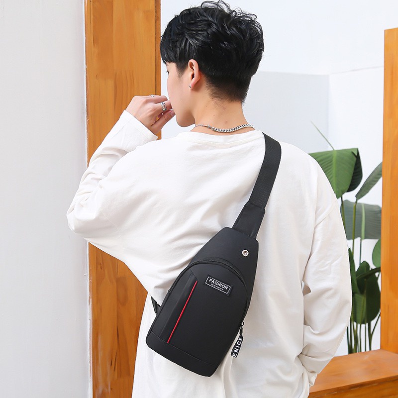 Túi Đeo Chéo Trước Ngực Thể Thao Tiện Lợi Năng Động