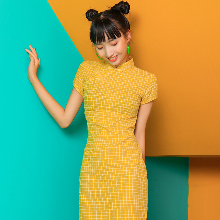 Đầm dáng ôm tay ngắn midi Emilyshop