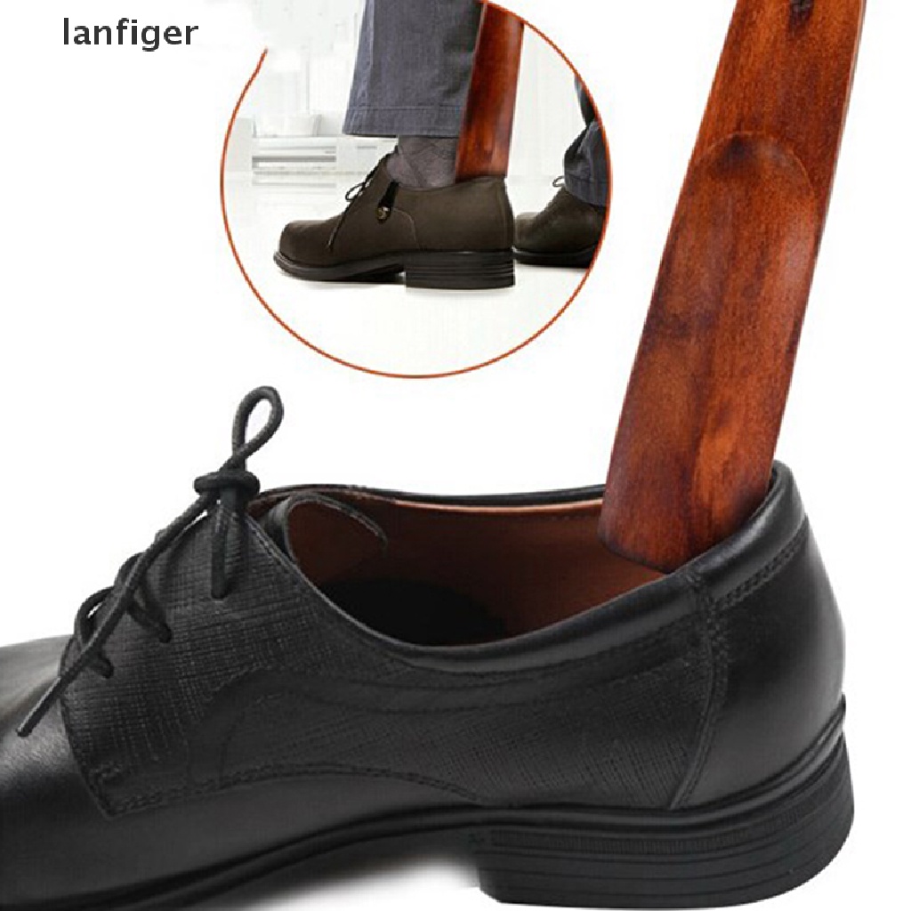 1 Dụng Cụ Hỗ Trợ Mang Giày Bằng Gỗ Tự Nhiên Với Tay Cầm Dài Tiện Dụng