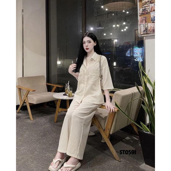 Set bộ nữ chất đũi cao cấp.Áo sơ mi túi hộp, quần ống rộng dài dễ thương.