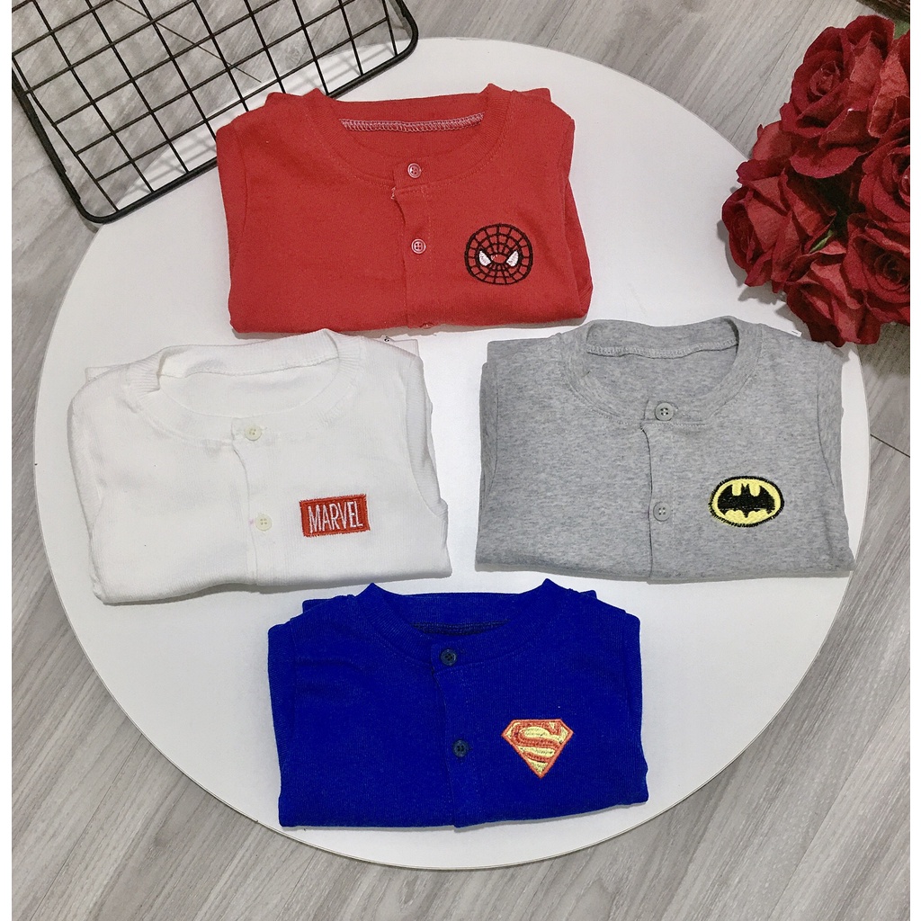 Áo khoác cadigan len thêu siêu nhân cho bé cực ngầu