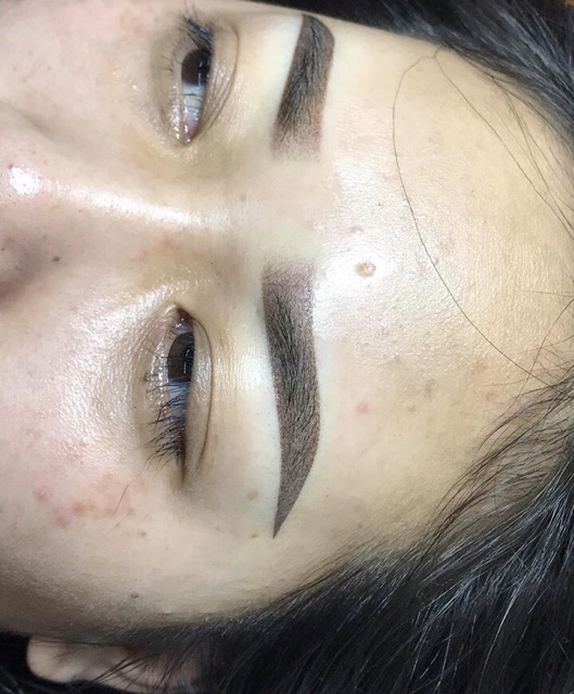 Mực phun xăm thẩm Mỹ