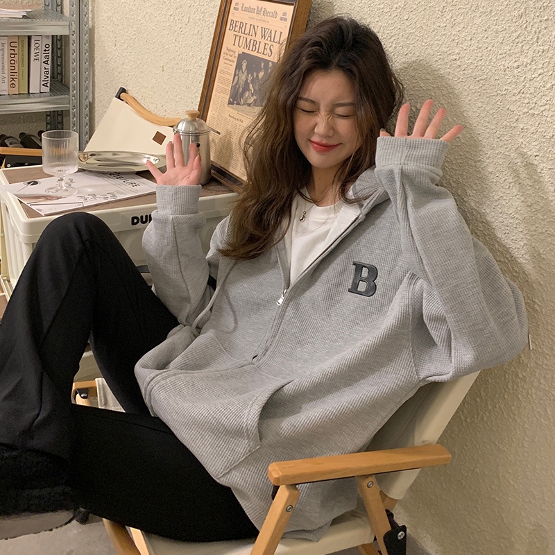 Áo khoác nữ SUXI tay dài dáng rộng in chữ cái thời trang