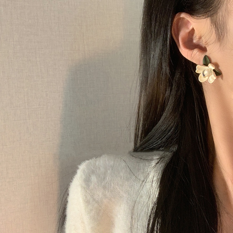 Bông Tai Hình Hoa Sơn Màu Phong Cách Retro Hợp Xu Hướng