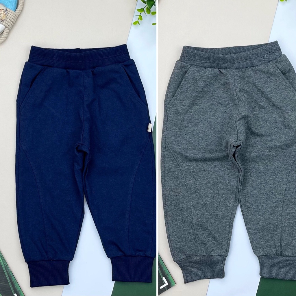 Quần nỉ bé trai trơn có size từ 1-10 và màu đen size từ 11-16
