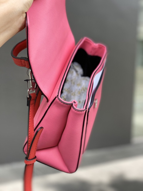 Túi GUESS chính hãng hồng dây đỏ & xanh mint dáng hộp có quai xách trẻ trung