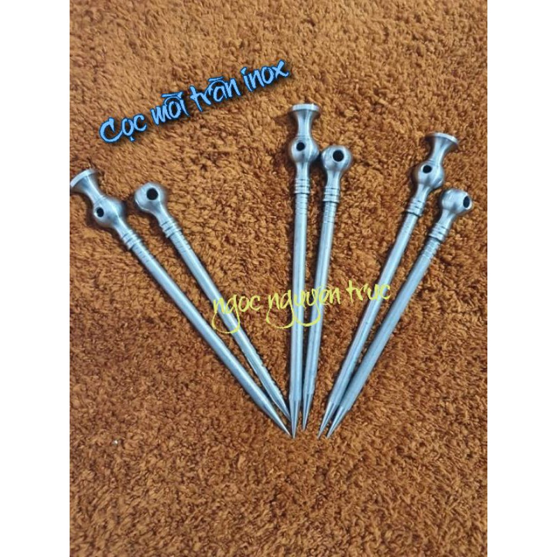 Cọc cắm trần cu gáy