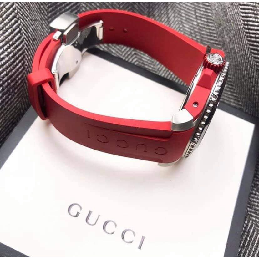 Đồng Hồ Nam Gucci Dive Black Dial Mens YA136309