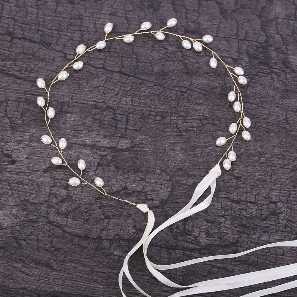 Vòng hoa đội đầu cô dâu hợp thời trang