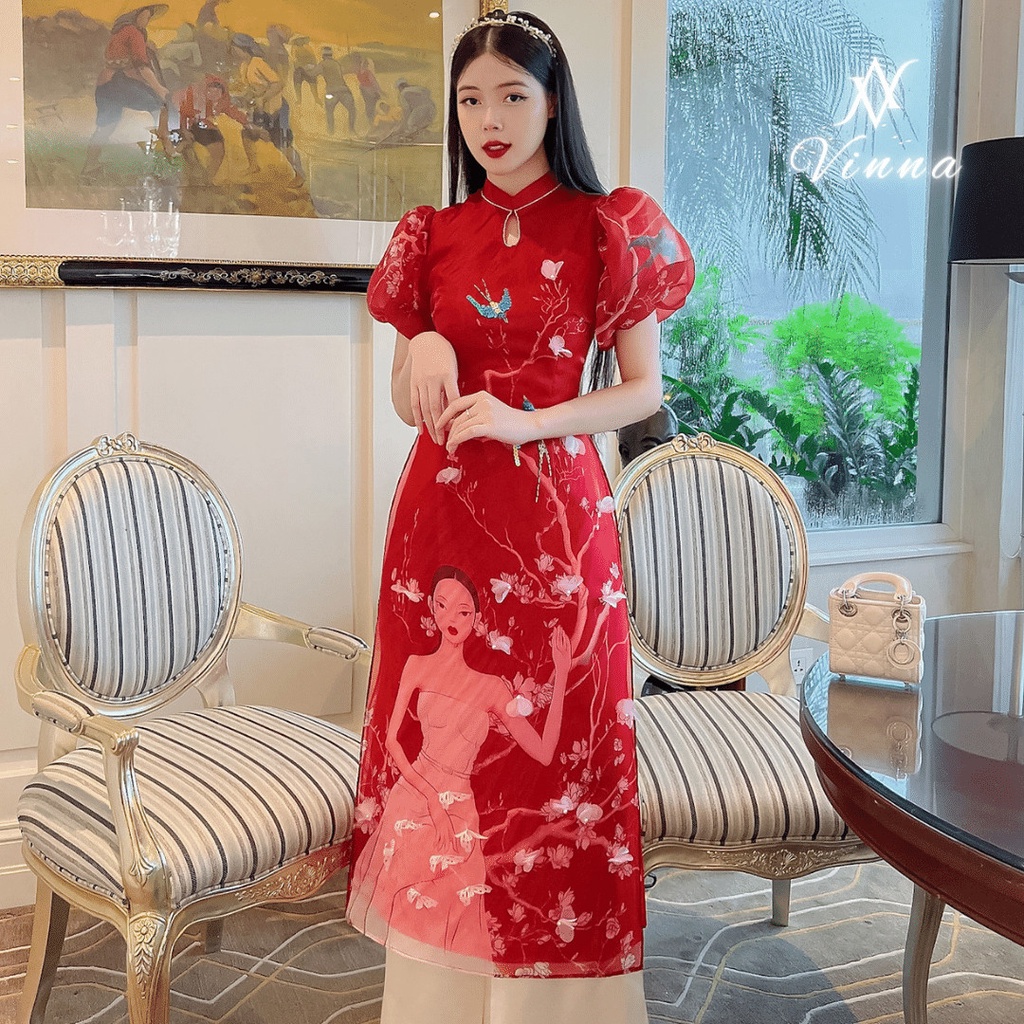 Áo dài cách tân 4 tà organza Yến Châu màu đỏ nổi bật, đỉnh kết tỉ mỉ, tinh tế thiết kế thương hiệu thời trang Vinna