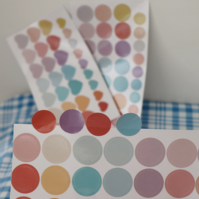 Stickers dán tường dạng chấm tròn thời trang đẹp mắt
