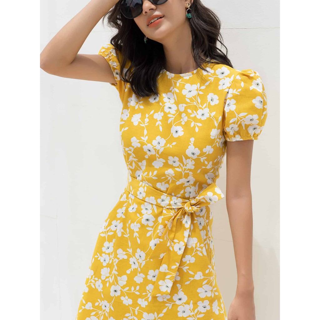 Đầm tay bồng nữ YV LE & CO vải lanh màu vàng tinh tế | BigBuy360 - bigbuy360.vn