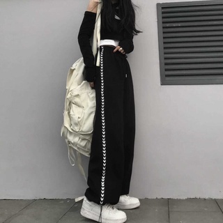 Quần dài nữ dáng jogger viền kiểu line trắng thời trang màu đen mặc đi chơi dance hot TIKTOK