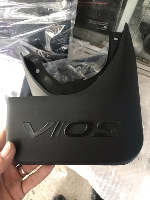 Chắn bùn Vios 2019-2021 cao cấp, có dập nổi logo Vios