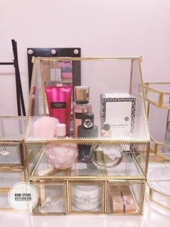 Tủ đựng mỹ phẩm golden