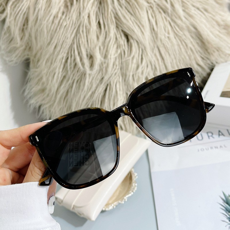 ¤☾✥kính râm nữ polarized nam phong cách hàn quốc gọng vuông hợp thời trang móng tay