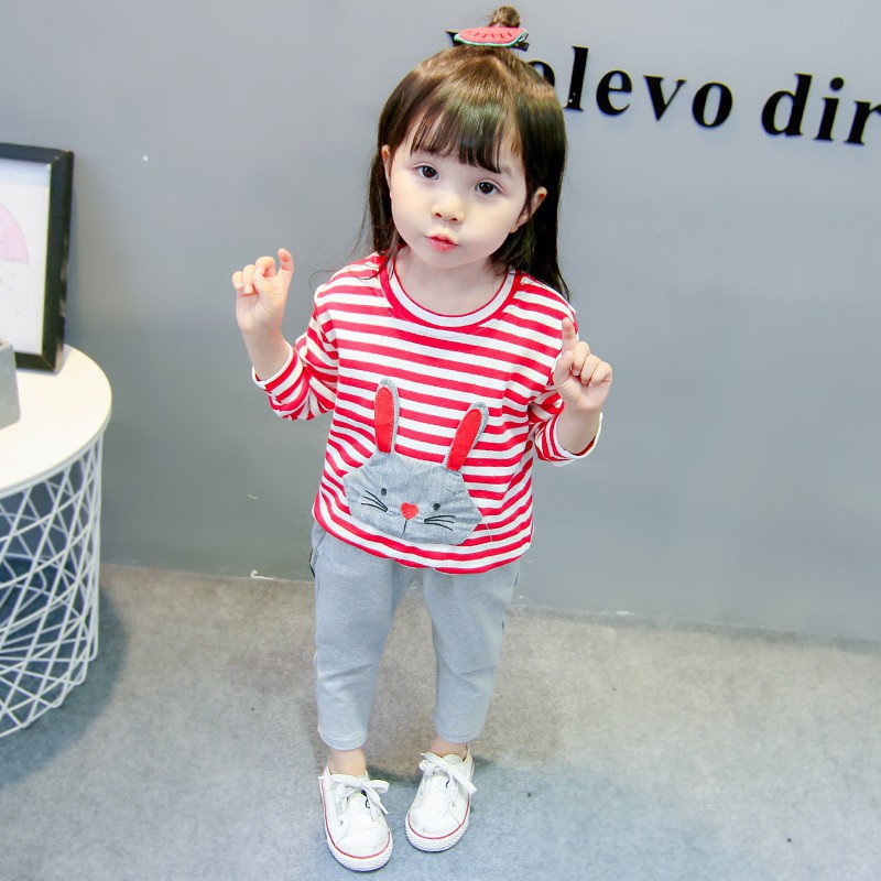 Set áo thun dài tay họa tiết con thỏ kèm quần cho bé